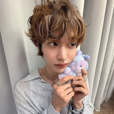 wqSHPLNyzF84590's profile picture. 해피 해피 사랑해 원빈.