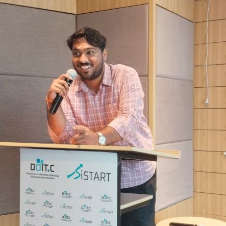 Yorvirendra_'s profile picture. 