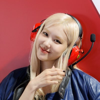 inwndrlust's profile picture. still we rise, guys, still we rise! (she/her)