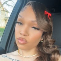dee ᥫ᭡. (@_demareaa) 's Twitter Profile