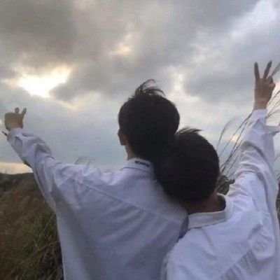 muhniratz's profile picture. —﹒!๑ your lips my lips •♡
    * 07        ❥BOY
  ✲% ๑ 🎧