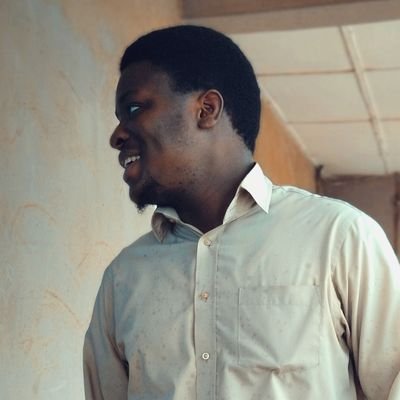 UI/UX designer crafting user-centric designs that drive business results | Want to take your business to the next level? 📩Let's talk: danielfemiomemu@gmail.com