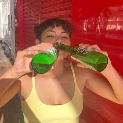 lourdescanin's profile picture. No hay remedio que cure más que tus ganas de estar.
