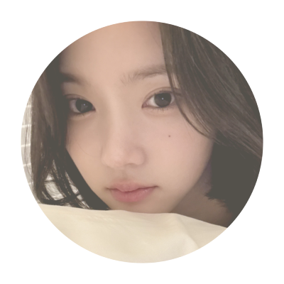 nchoijiwoo's profile picture. 하츠투하츠의 리더 ‣ 🍓% “strawberry—cheeks” 𓂃𝜗𝜚