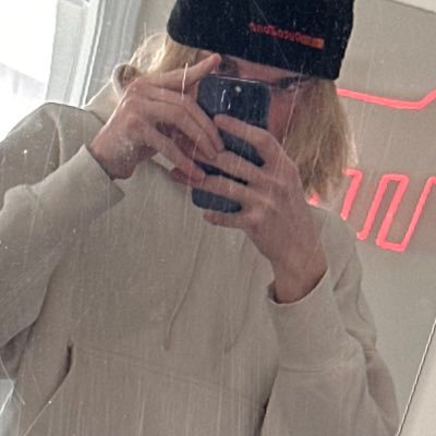 RooMbaCS's profile picture. 19,  Looking for crumbs He/They