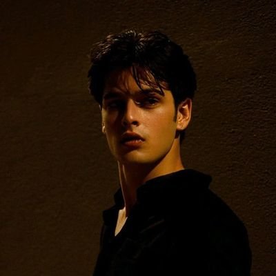 reexd3h's profile picture. الحب ليس معصية ، المعصية هي أن تتلاعب بمشاعر البعض تحت مسمى الحب.