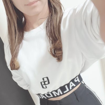 見ていただきありがとうございます🙂 DMはご予約のみの対応させていただきます🙇♂️ 低身長、スレンダー ヨガ🧘筋トレ💪 @016efjua ←LINE https://t.co/5DQUVXBezn←🦋