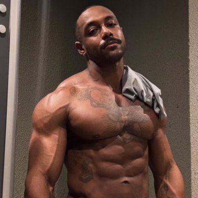 Brazilian Adult Content Creator | Bodybuilder Model | Link Below 😈🍆🍑👇🏽
https://t.co/qT85I3t6zD