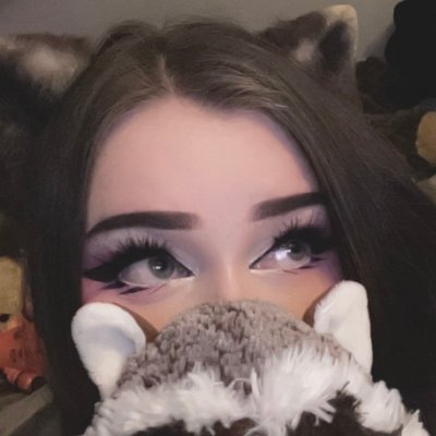 only 93% cringe
。・゚・ stinky twitch streamer
・゚・ editor for stinky demon lady @rainhoeVT 🖤
tiktok - livchu.mp4 insta - livchu