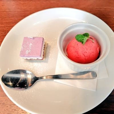 2525kuunua's profile picture. くうぬあの鍵垢なのでなんでもやりたい放題よ〜 何をしよう？成人済なので夜中のコンビニも行けちゃうよ
sgaoのとんでもない呟きばかりするよ