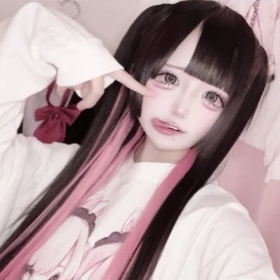 rika__h_1's profile picture. 