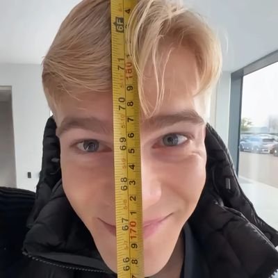 Mayeeer19's profile picture. nothing