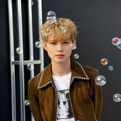 💋🎧 ,, Little woman diary 💌 ♡ $$€€💥✨💥
99% The sweetest woman in the world🌹🐸 loving chenle with all my soul