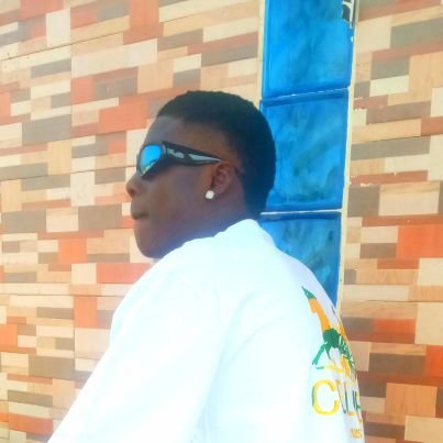 Oluwa spender bold sigger and rapper 🎧🎙🎼🎵 for any show or you love to help my music career ....kindly  call or send text message to this :08160677570 or