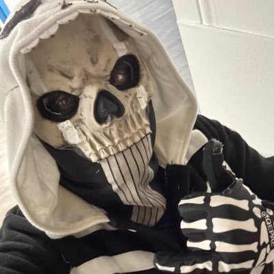 28 | he/him | p3 rick grimes, cod, twd, dbd | hockey goalie 🏒