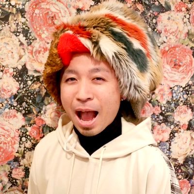 いつも元気なシンガーソングライター🎤日本一の高画質・高音質スタジオ「秘密基地」のオペレーター🎛️「月曜日は秘密基地bar」にて月一店長🥃アルバム「遠吠」iTunes Store 1位獲得💿目黒鹿鳴館独演での史上初の記録持ってます🥇ツイキャスアワード受賞🏆よろしくねっ👍