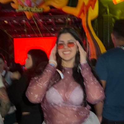 sofiiasdrafts's profile picture. Te cambio las flores por una canción 💫