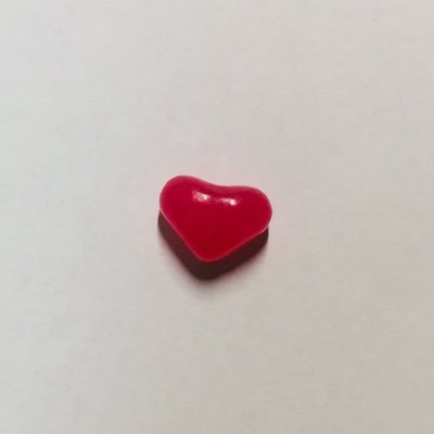 ilv_ihc's profile picture. 遠い島の透明な海の水 ｜ 短歌▷ @rehuaijiu ｜ デカくてあんまり動かない方▷ @Re1_0gA