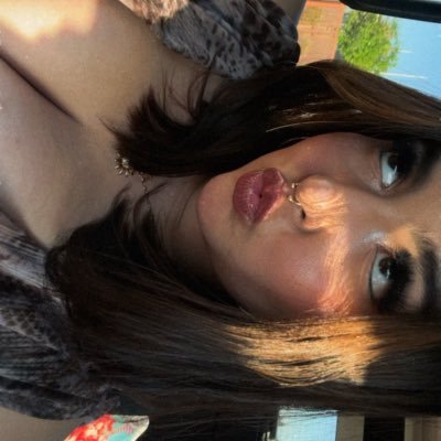 chantalramzzz's profile picture. 🦋 YHLQMDLG