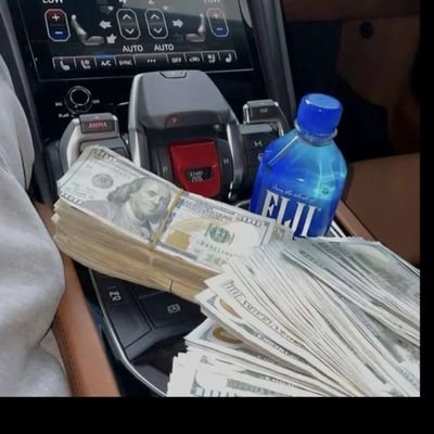 MkayLight's profile picture. 
