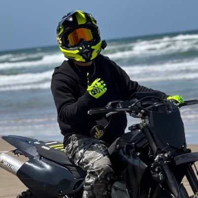 Commander_M416's profile picture. #klx250sr