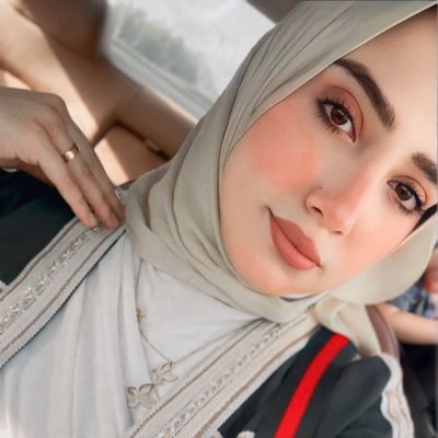 “Don’t try to change anyone , search for souls who’s similar to yours from the start”♥️