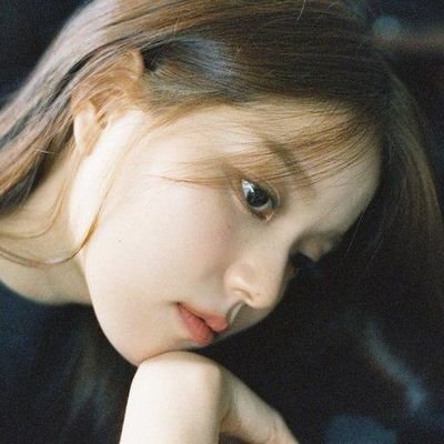 #Karakterfiksi milik https://t.co/BdXATH49zB: Sejak tahun 1999. Gadis kecil dengan nama Tiararose Alice Fiona! she love music more than him, maybe. |CP : @tersireat