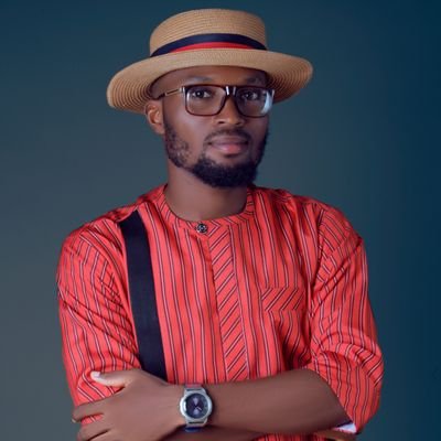 ObimObilor's profile picture. Life Coach💡  
Relationship Expert 💗  
Books Enthusiast 📚

( Imaginary Blue Tick  Verification )