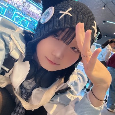 兎辺莉兎(@TOBEnoritto_ )の完全実写アカウントです!ねがてぃぶ見たくない人向け!! 鍵ほぼ通すよ🩵🩵 口元のふたつのほくろがトレードマーク