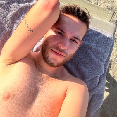 Ragazzo semplice e solare con la passione per la fotografia. 28 anni di Crema https://t.co/lGwYCIq7I6