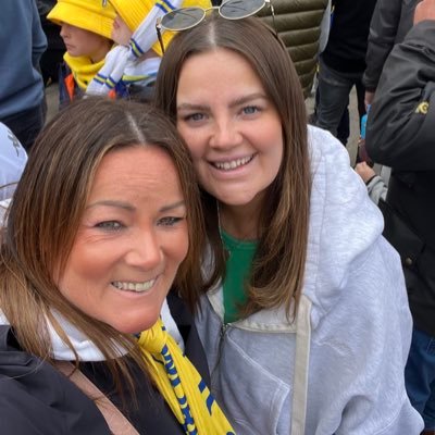 Yorkshire, LUFC, golf widow. Work to live life’s too short, love my holidays oh and enjoy a beer or 2🍻