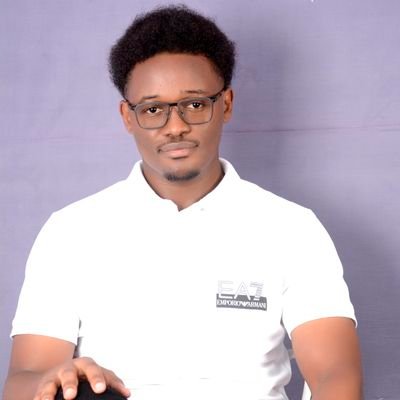 LoicDemanou's profile picture. Développeur web React, Laravel, Node