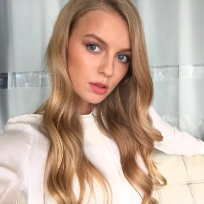 A cryptocurrency enthusiast, I also love fitness, design, yoga, food, and travel.