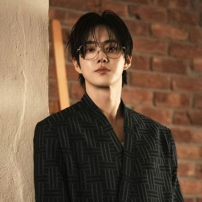 LorenzLusi's profile picture. 𝙒𝙀  𝘼𝙍𝙀 𝙊𝙉𝙀 𝙀𝙓𝙊 𝙎𝘼𝙍𝘼𝙉𝙂𝙃𝘼𝙅𝘼❄ 𝙊𝙩9 𝙨𝙩𝙖𝙣