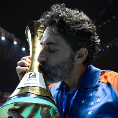🦊| Treinador do @sadacruzeiro 🏐| 25 anos como jogador de vôlei: 4x🏆Mundial 9x🏆 Sul-americano 9x🏆Superliga Educador Físico e MBA Gestão Empresarial