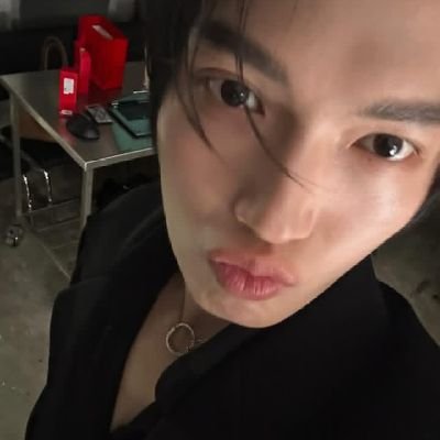 i believe in soft boys, good hair, and win metawin supremacy ☕🐰💅