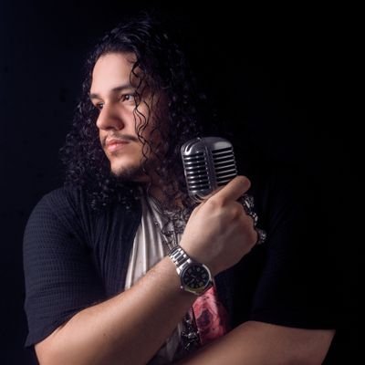 Músico de voz e violão e vocal para rock