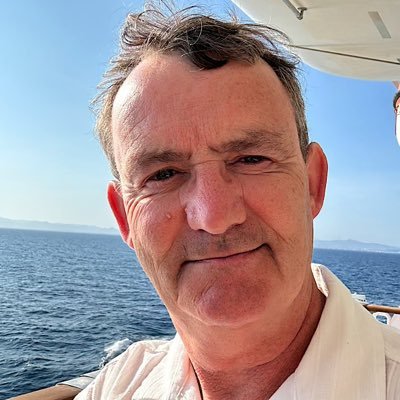 Who am i ? I’m an Edinburgh Black Cab Driver and Prolific Photographer/Digital Artist with over 10k images on my Website… Tap/Click link in Bio to View.