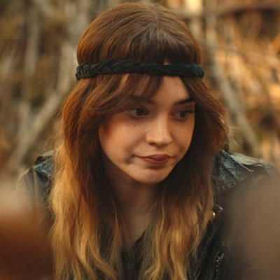 sleeping_beaut0's profile picture. 16 | she/her | Kpop, arcane, yj