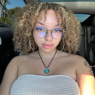 Kissable428211's profile picture. Loving and caring 🥰🥰🥰