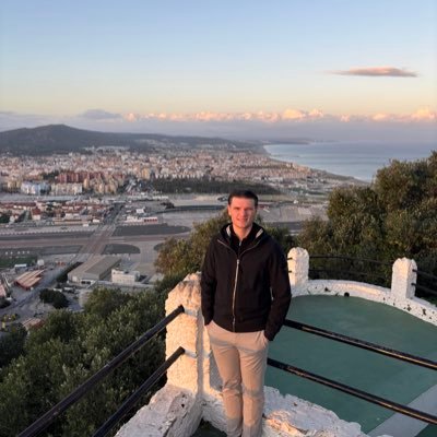 HustleEcom's profile picture. 23y/o on a path to create freedom with ecom 🌍