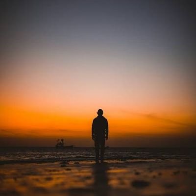 JustsharingE's profile picture. It's always 3 am.