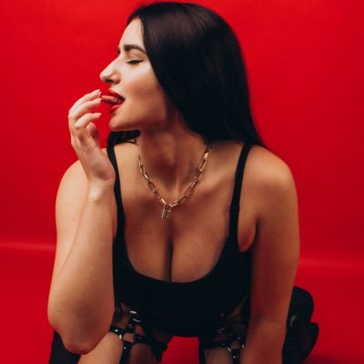 Обожнюю смачну каву і читати, підписуйся тут цікаво та хтиво 🔞😈📚