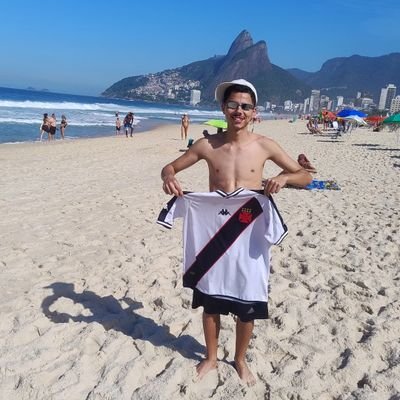 Amor que não se explica tudo passa e o VASCO fica !        
                   VASCO maior do RJ 🖕⚫⚪