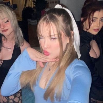 LexieMariex updates account! Ran by @StxrryMoonzx and @NO_C4PES!