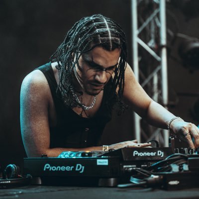 qordora's profile picture. Just be, and enjoy being. 🕊️🏳️‍🌈