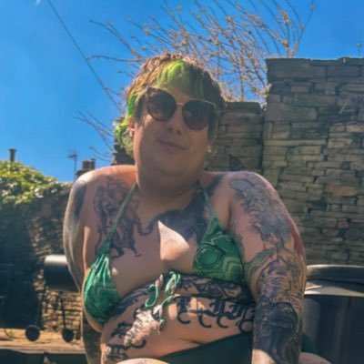 big_dees_seat's profile picture. You can usually find me under 430lbs of Goddess ass