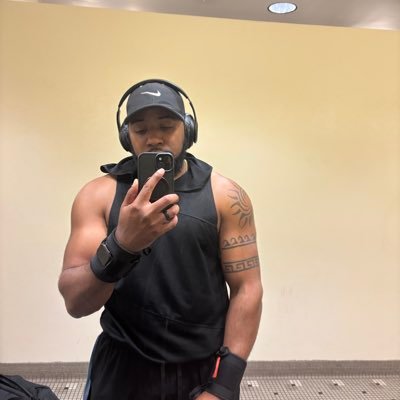 ServiceNow & Tech enthusiast • Video Games/Anime connoisseur • @jz_brownie 🌒 XBL/PSN - SawseSensei