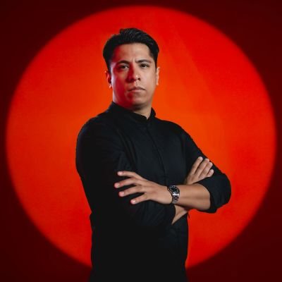 GDL / 30yo / Estratega digital / Desarrollador Web Jr. / Musicazo en la ducha / Premio a mi perrita con pan cuando me cuenta cosas 🐱