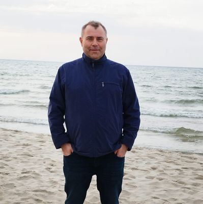 AdamSzczecki's profile picture. I linguistic nerd I CAE | MA finance management l camera and motion picture fan